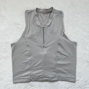 H&M DryMove Spots Crop Top